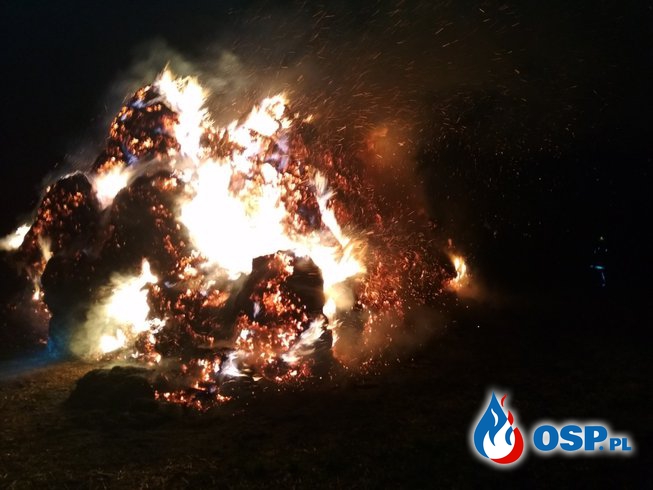 Pożar sterty balotów. 05-06.01.2019r. OSP Ochotnicza Straż Pożarna