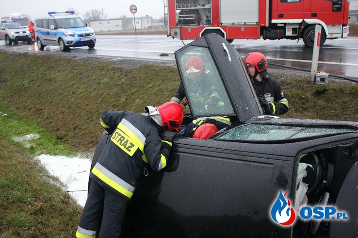 Czołowe zderzenie samochodu ciężarowego z osobówką !!! OSP Ochotnicza Straż Pożarna