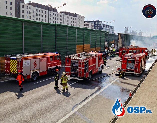 Wypadek i pożar na S8. Przyczyną prawdopodobnie wystrzał opony. OSP Ochotnicza Straż Pożarna