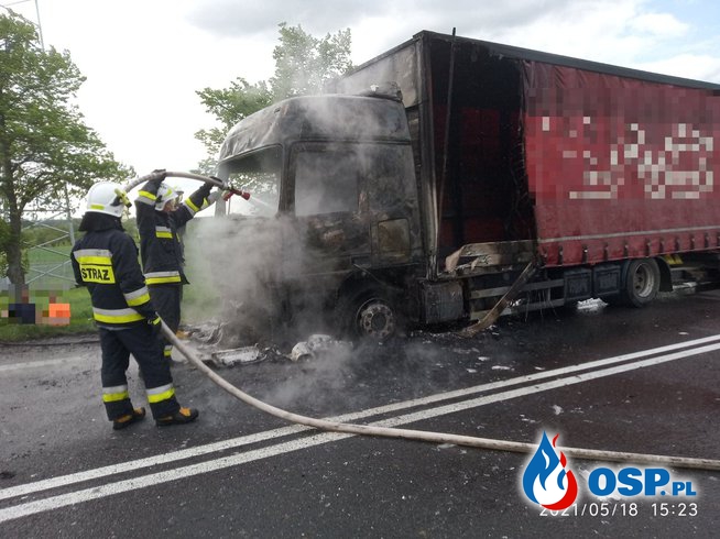 Pożar ciężarówki na DK 8. Kabina doszczętnie spłonęła. OSP Ochotnicza Straż Pożarna