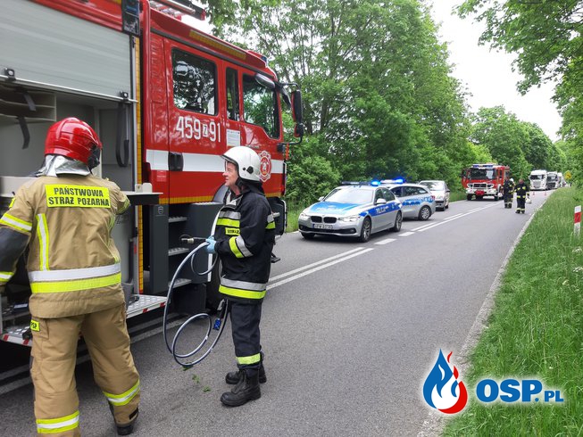 Groźny wypadek na drodze wojewódzkiej nr 122 za Żarczynem OSP Ochotnicza Straż Pożarna