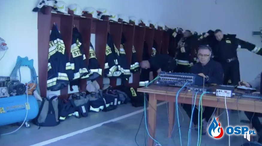 Radiowy program na żywo z OSP Biały Kościół przerwany. Strażacy wyjechali do wypadku. OSP Ochotnicza Straż Pożarna