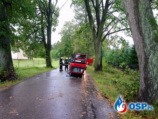 Dachowanie i zalana droga! OSP Ochotnicza Straż Pożarna