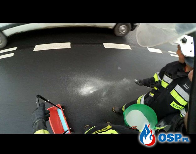 Plama oleju ul.Bydgoska DK551 OSP Ochotnicza Straż Pożarna