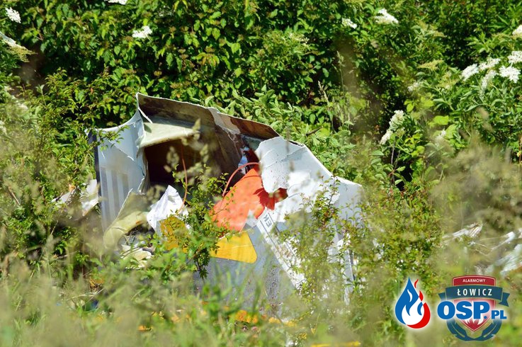 Dwie osoby zginęły w wypadku awionetki w Bobrownikach. Podczas lotu z samolotu odpadło skrzydło. OSP Ochotnicza Straż Pożarna
