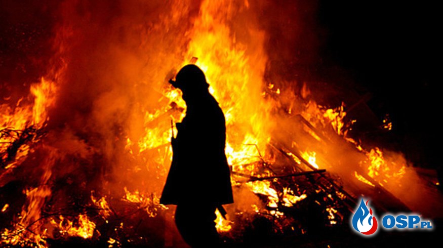 Pożar drewna w Ławnicy OSP Ochotnicza Straż Pożarna