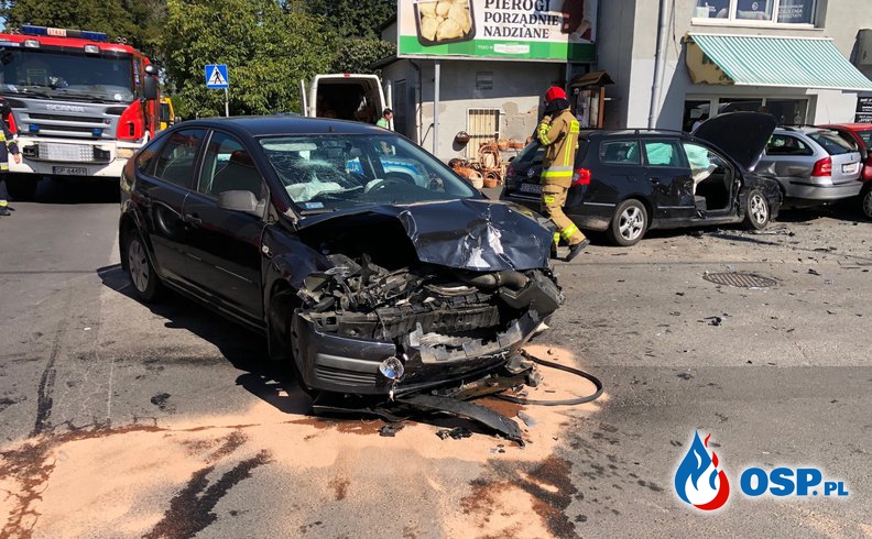 Kilka samochodów uszkodzonych po karambolu w Opolu OSP Ochotnicza Straż Pożarna