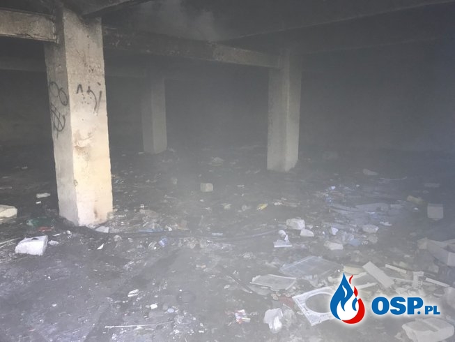 137/2019 Pożar śmieci w pustostanie OSP Ochotnicza Straż Pożarna