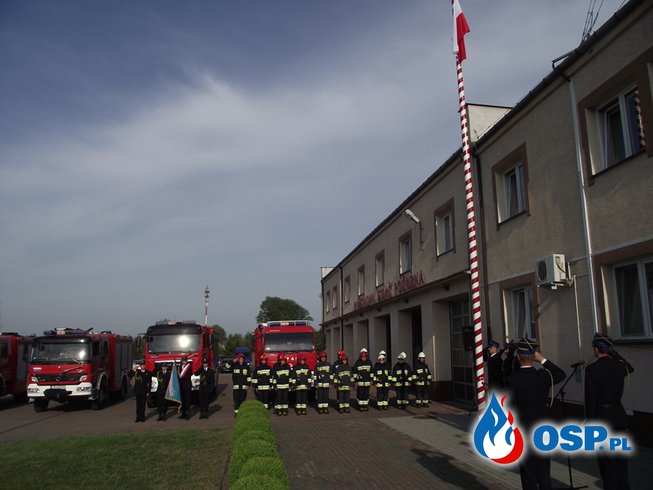 Uroczysty apel z okazji Dnia Flagi Państwowej Rzeczpospolitej Polskiej. OSP Ochotnicza Straż Pożarna