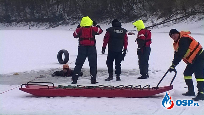 Szkolenie na zamarzniętym Jeziorze Solińskim OSP Ochotnicza Straż Pożarna