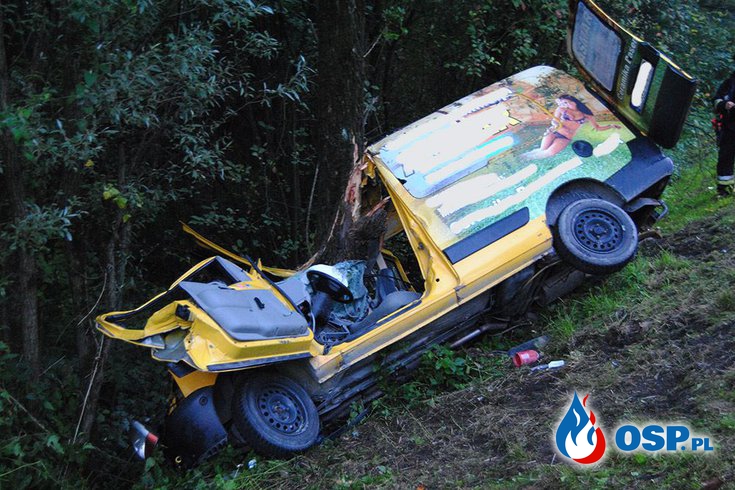 Ten kierowca wygrał drugie życie! Groźny wypadek na DK 28 w Zembrzycach. OSP Ochotnicza Straż Pożarna