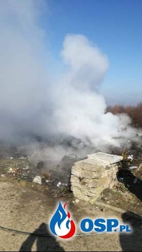 Pożar śmieci na cmentarzu OSP Ochotnicza Straż Pożarna