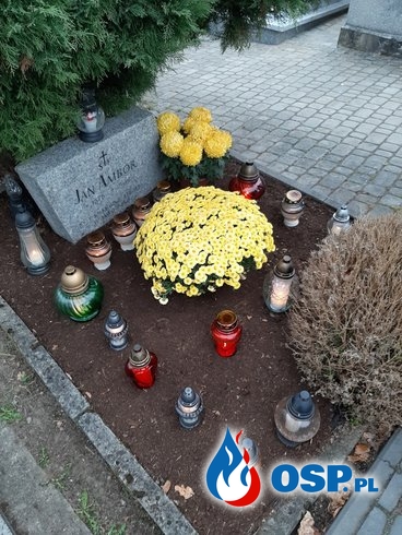 Najmłodsi ku pamięci zmarłych druhów i pomordowanych w pacyfikacji OSP Ochotnicza Straż Pożarna