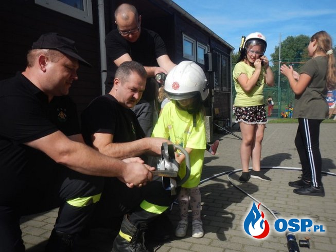 Przedszkoliada w Krzywinie OSP Ochotnicza Straż Pożarna