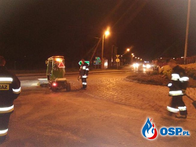 Wyciek płynu hydraulicznego OSP Ochotnicza Straż Pożarna