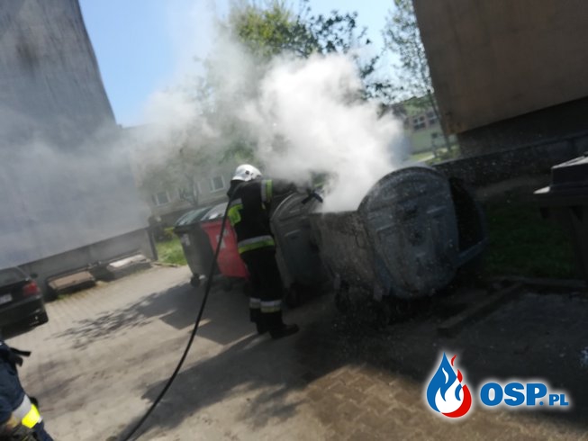 Pożar śmieci przy blokach w Glinojecku OSP Ochotnicza Straż Pożarna