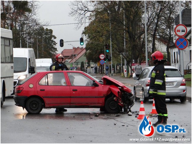  Strażacy jechali do wypadku. W ich wóz uderzyła osobówka. OSP Ochotnicza Straż Pożarna