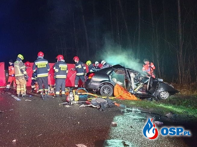 Tragiczny wypadek w Wielkopolsce. Strażacy używali aż trzech zestawów hydraulicznych. OSP Ochotnicza Straż Pożarna