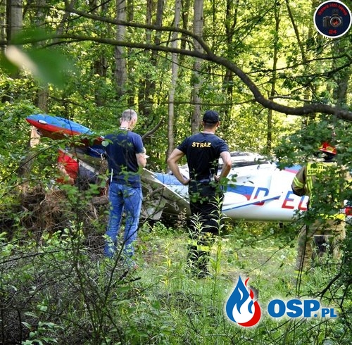 Awionetka spadła w pobliżu warszawskiego lotniska. Na pokładzie były 4 osoby. OSP Ochotnicza Straż Pożarna