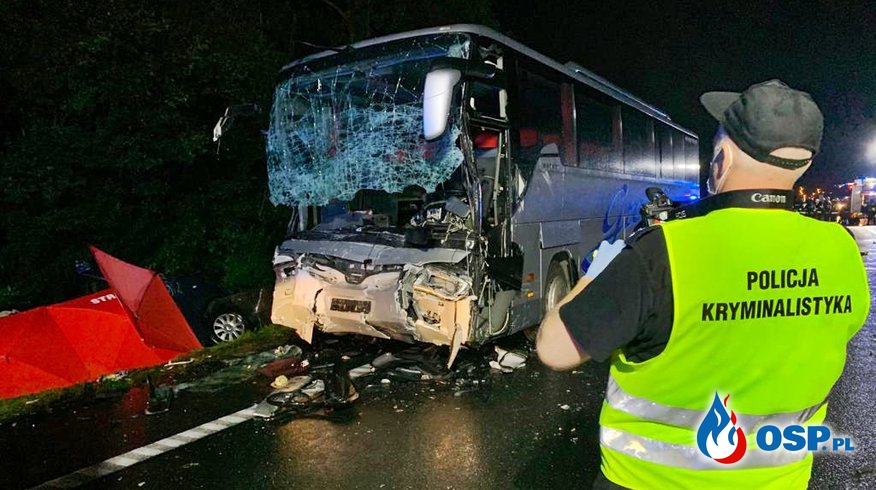 9 osób zginęło w zderzeniu busa z autokarem. Koszmarny wypadek pod Gliwicami. OSP Ochotnicza Straż Pożarna