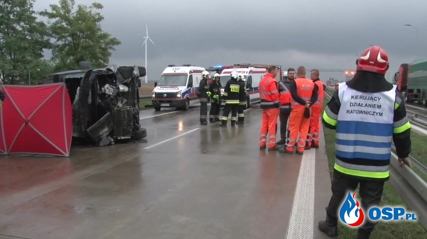 Dwie osoby zginęły, pięć jest rannych. Bus przewrócił się na S8. OSP Ochotnicza Straż Pożarna