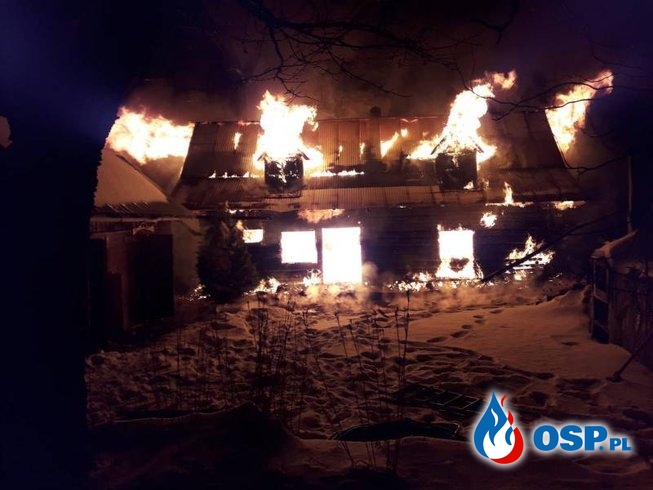 Pożar w Piwnicznej-Zdroju. Dom letniskowy doszczętnie spłonął. OSP Ochotnicza Straż Pożarna