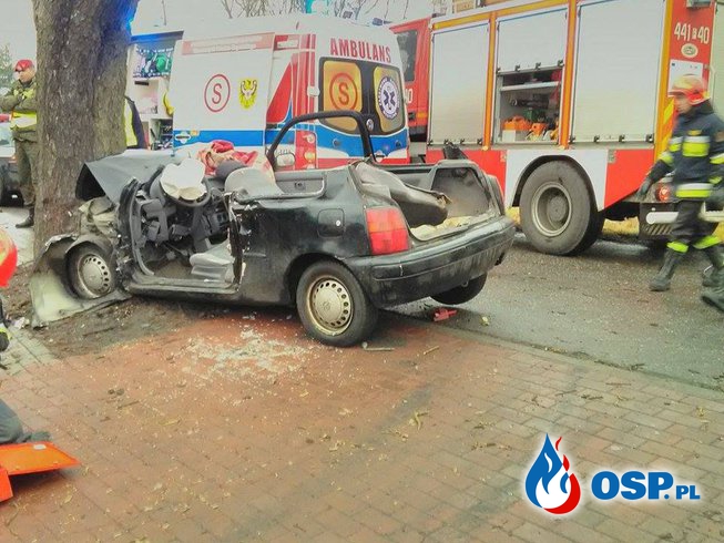 Wypadek samochodowy. 1 osoba poszkodowana. OSP Ochotnicza Straż Pożarna