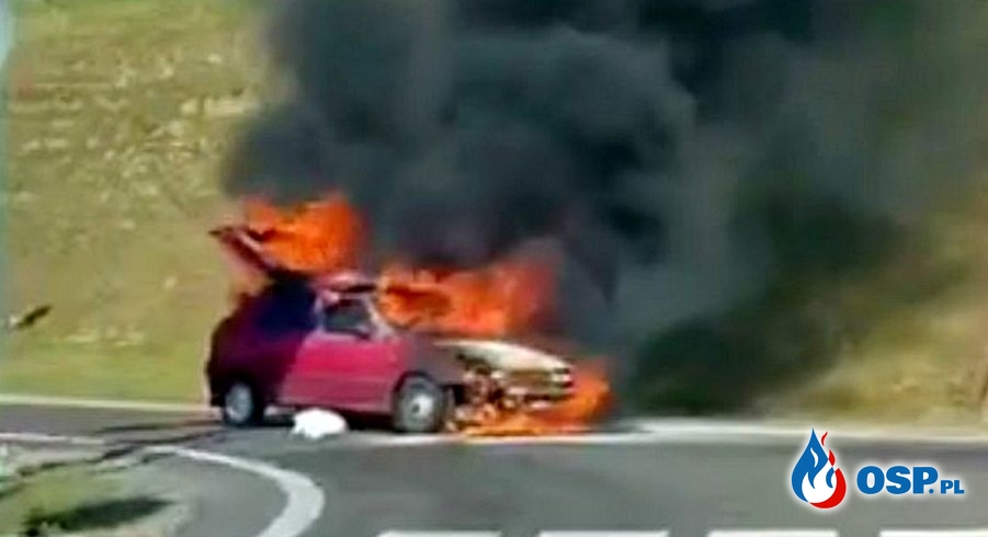 Auto zapaliło się podczas jazdy. Pojazd doszczętnie spłonął. OSP Ochotnicza Straż Pożarna
