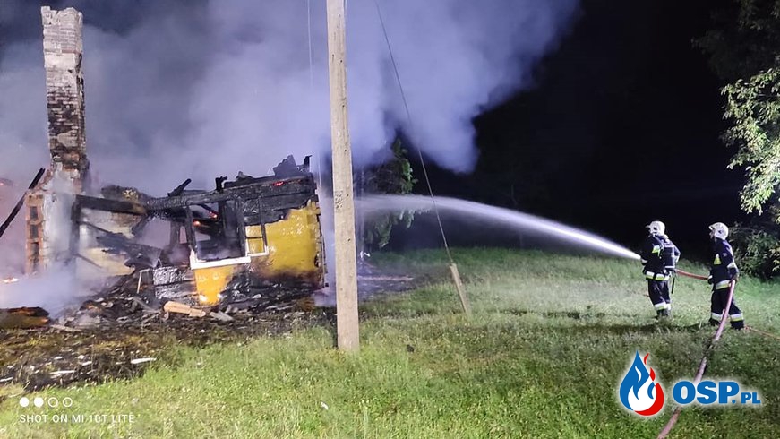 Tragiczny pożar domu pod Nałęczowem. W zgliszczach znaleziono zwłoki. OSP Ochotnicza Straż Pożarna
