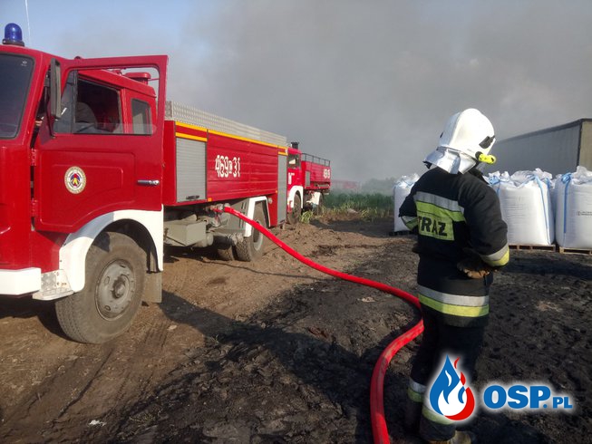 Wyjazd alarmowy GCBA - Dulsk, pożar zabudowań gospodarczych i składowiska materiałów budowlanych OSP Ochotnicza Straż Pożarna