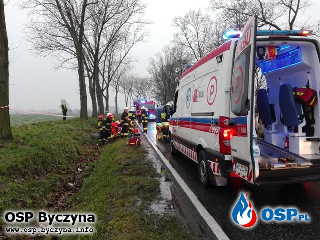 Wypadek busa na DK 11 na trasie Gołkowice - Kostów OSP Ochotnicza Straż Pożarna