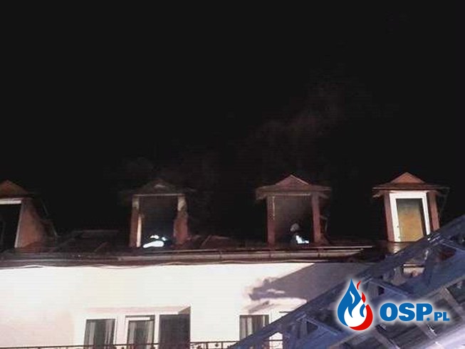 Pożar ośrodka wypoczynkowego w Polańczyku - 7 zastępów w akcji OSP Ochotnicza Straż Pożarna