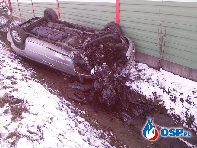 Wypadek samochodu osobowego na autostradzie A4 OSP Ochotnicza Straż Pożarna