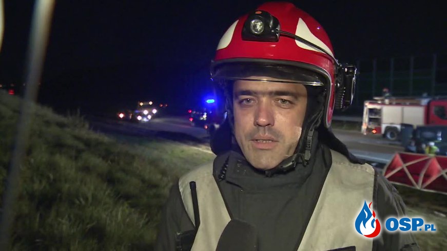 "Fiat zwiany z drogi na autostradzie A1". 24-letni kierowca zginął. OSP Ochotnicza Straż Pożarna