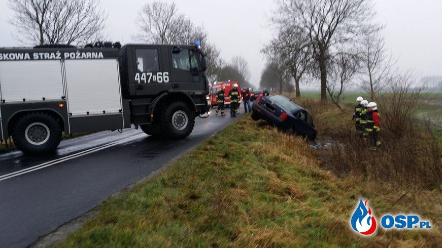Wypadek samochodowy DW 109 na trasie Kłodkowo - Trzebiatów OSP Ochotnicza Straż Pożarna