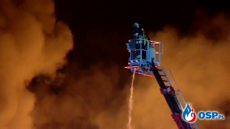 Ponad 150 strażaków gasiło pożar hal w Wielkopolsce OSP Ochotnicza Straż Pożarna