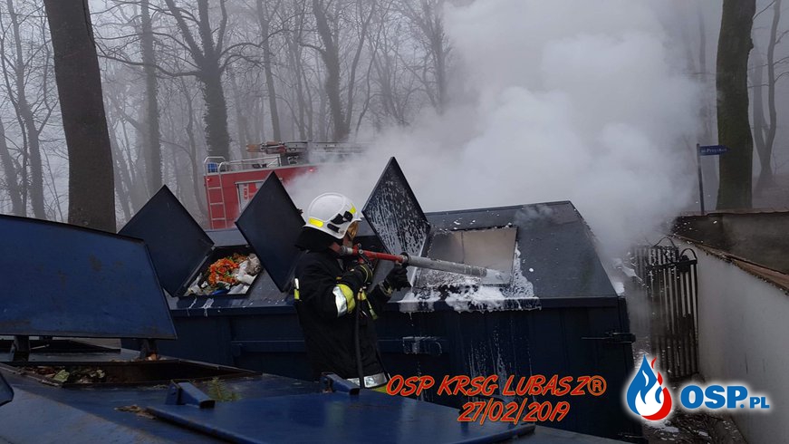 Pożar śmietnika  przy cmentarzu OSP Ochotnicza Straż Pożarna