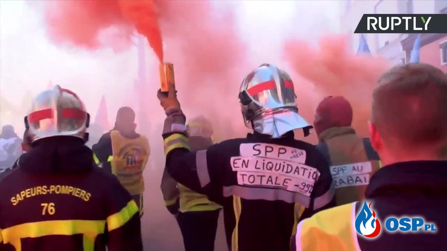 Ogromny protest strażaków na ulicach Paryża. W akcji petardy, race i świece dymne! OSP Ochotnicza Straż Pożarna
