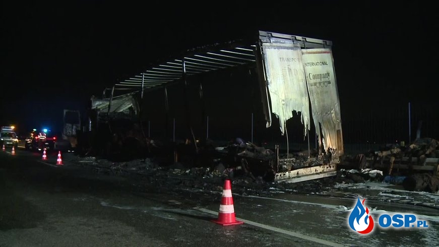 Pożar ciężarówki z tekstyliami na S7. "Ogień rozprzestrzenił się bardzo szybko". OSP Ochotnicza Straż Pożarna