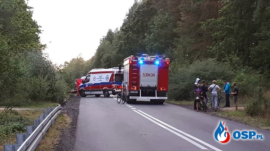 Motocyklista wjechał w rowerzystę. Obaj zginęli. OSP Ochotnicza Straż Pożarna