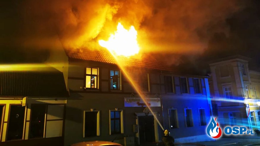 Pożar restauracji w Połczynie-Zdroju. Ogień pojawił się na poddaszu. OSP Ochotnicza Straż Pożarna