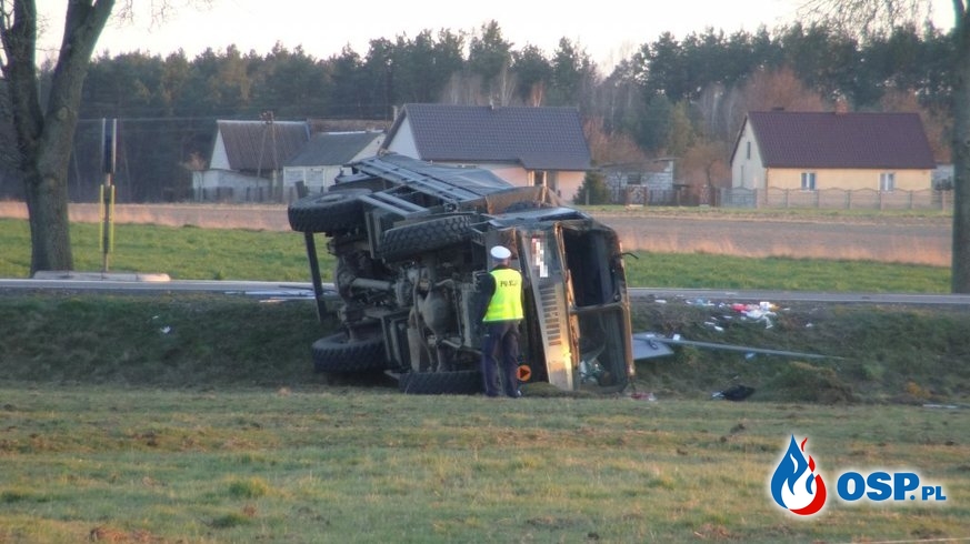 Wypadek wojskowej ciężarówki. Kilkunastu rannych żołnierzy, część ciężko. OSP Ochotnicza Straż Pożarna