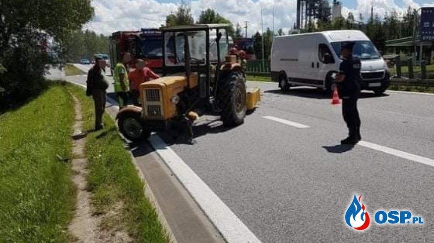 Kolizja samochodu dostawczego z ciągnikiem rolniczym - 30 czerwca 2020r. OSP Ochotnicza Straż Pożarna