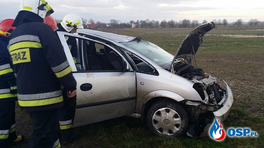 Wypadek samochodowy w Gorzysławiu (gm. Trzebiatów) OSP Ochotnicza Straż Pożarna