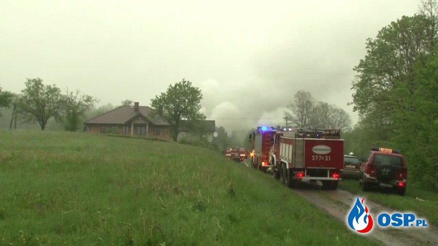 "Zobaczyłem w łazience jak pralka się pali". Spłonął dom w Małopolsce. OSP Ochotnicza Straż Pożarna