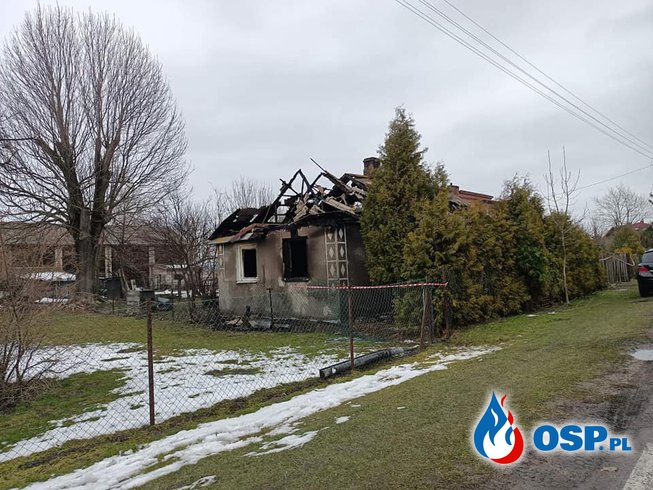 Tragiczny pożar domu w Ludwinie. Nie udało się uratować jednego z lokatorów. OSP Ochotnicza Straż Pożarna
