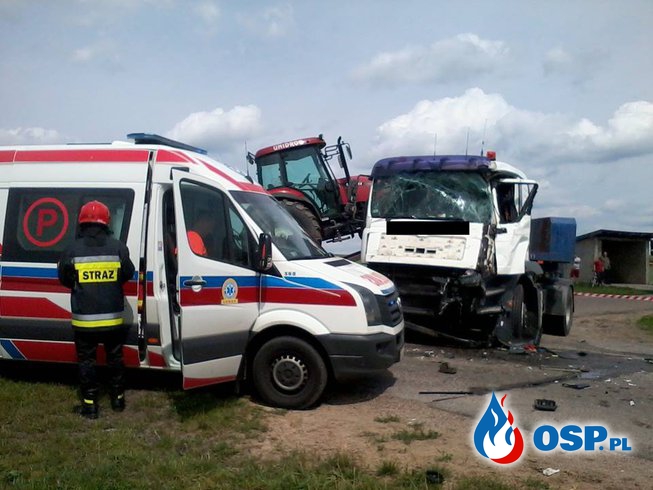 Groźne zderzenie ciężarówek OSP Ochotnicza Straż Pożarna