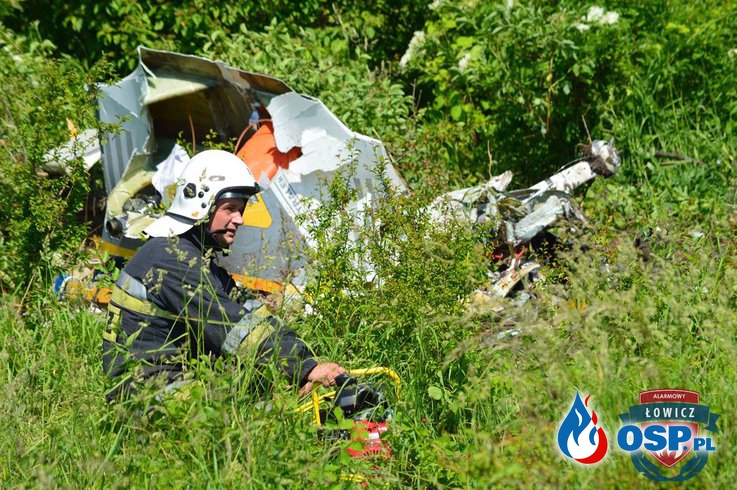 Dwie osoby zginęły w wypadku awionetki w Bobrownikach. Podczas lotu z samolotu odpadło skrzydło. OSP Ochotnicza Straż Pożarna