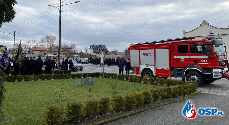 Strażak potrącony na miejscu zdarzenia drogowego. Dziś odbył się pogrzeb druha Piotra. OSP Ochotnicza Straż Pożarna