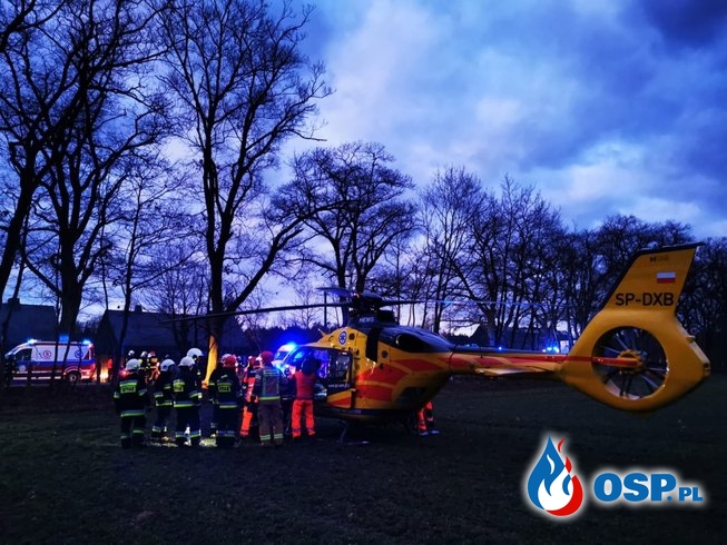 Rodzice z małym dzieckiem zginęli w wypadku. Tragedia pod Opolem. OSP Ochotnicza Straż Pożarna